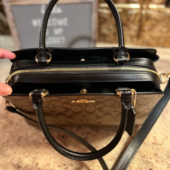 COACH Lillie Carryall in Signature Canvas EUC - Picture 6 of 14